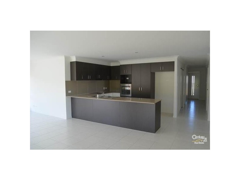 9 Eccles Court, Kirkwood QLD 4680