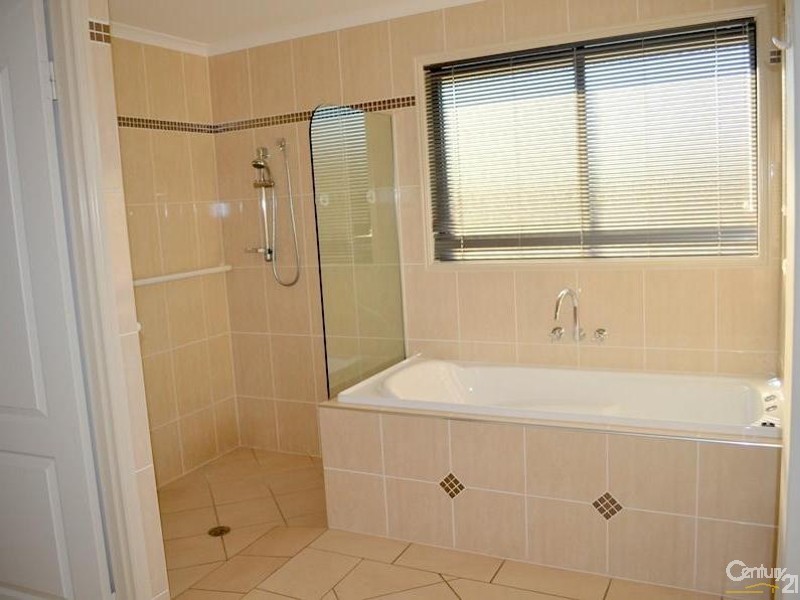 1 Harlequin Court, Calliope QLD 4680