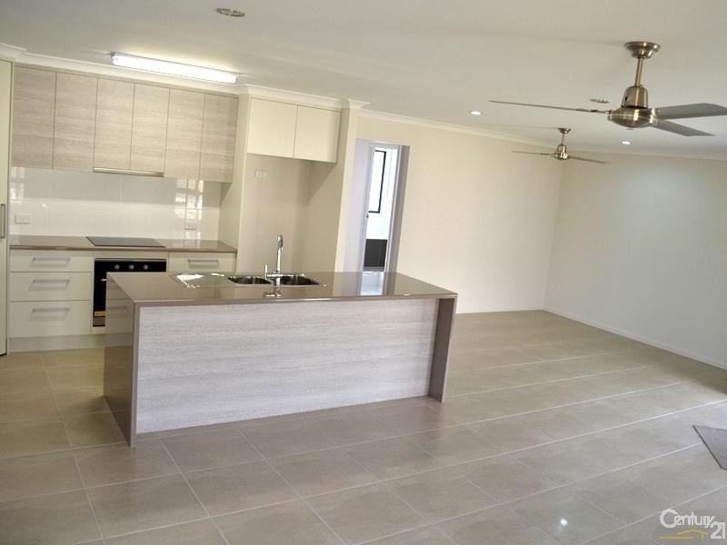 13 Bragg Court, Kirkwood QLD 4680