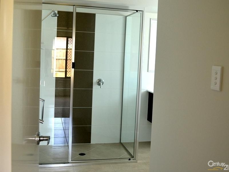 13 Bragg Court, Kirkwood QLD 4680