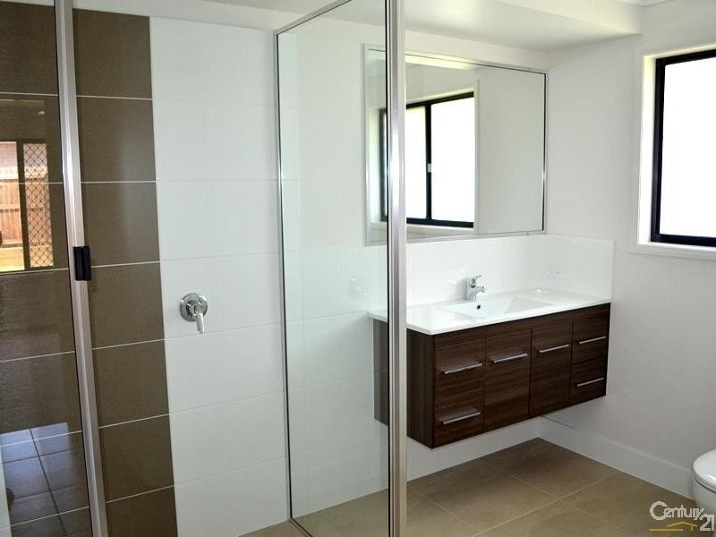 13 Bragg Court, Kirkwood QLD 4680