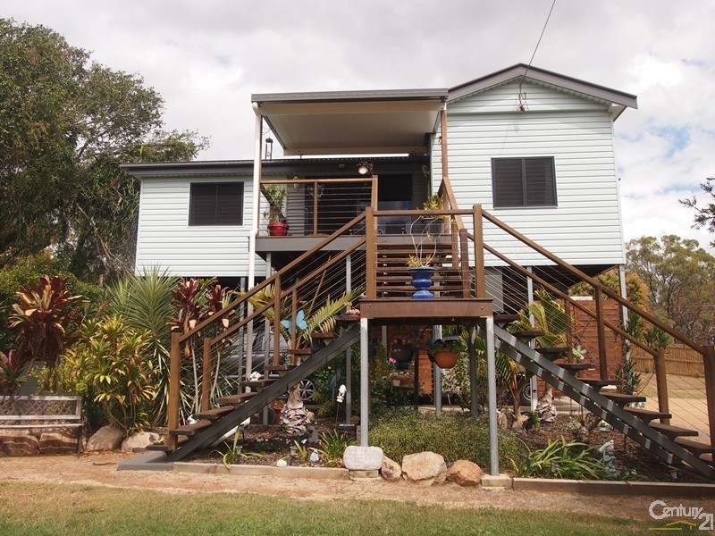 19 Bismark Street, Mount Larcom QLD 4695