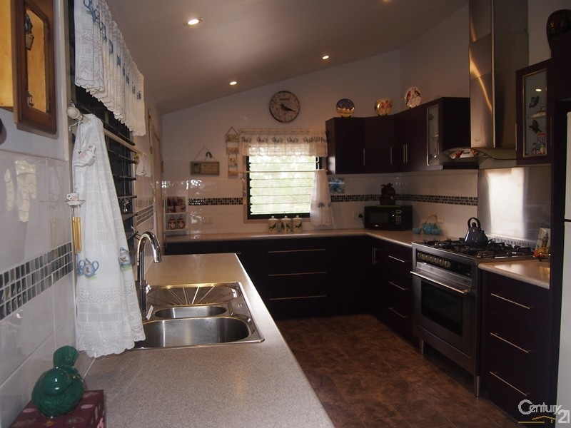 19 Bismark Street, Mount Larcom QLD 4695