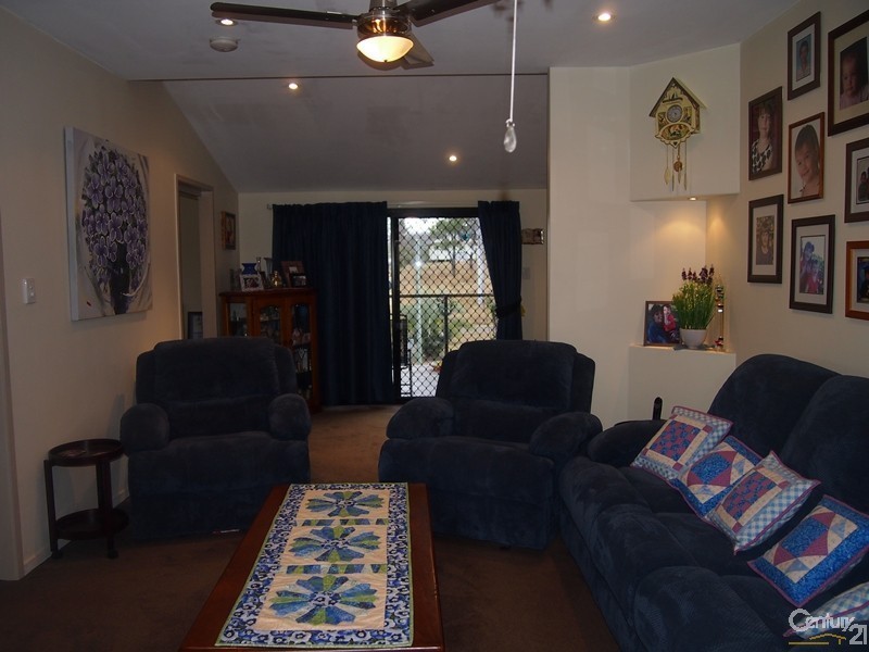 19 Bismark Street, Mount Larcom QLD 4695