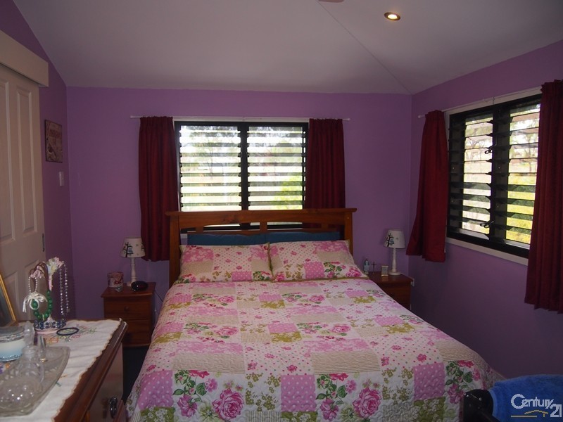 19 Bismark Street, Mount Larcom QLD 4695