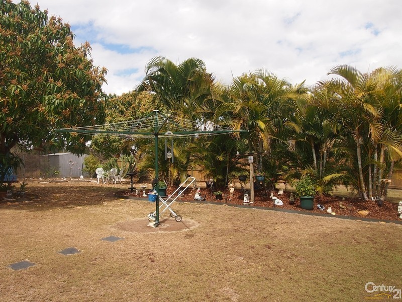 19 Bismark Street, Mount Larcom QLD 4695