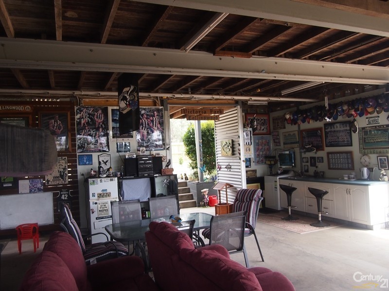 19 Bismark Street, Mount Larcom QLD 4695