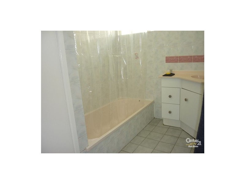 33 Mellefont Street, West Gladstone QLD 4680