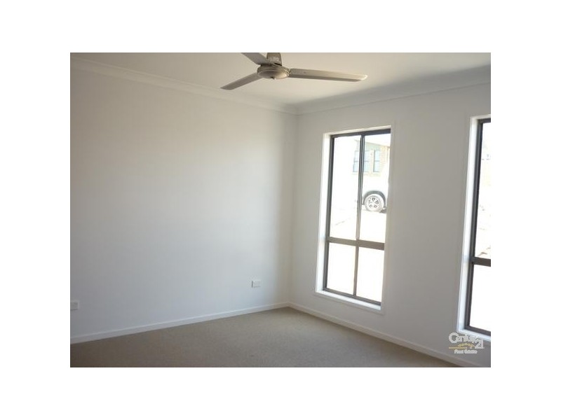 1 Dampier Court, Glen Eden QLD 4680