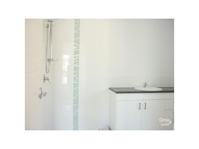 1 Dampier Court, Glen Eden QLD 4680