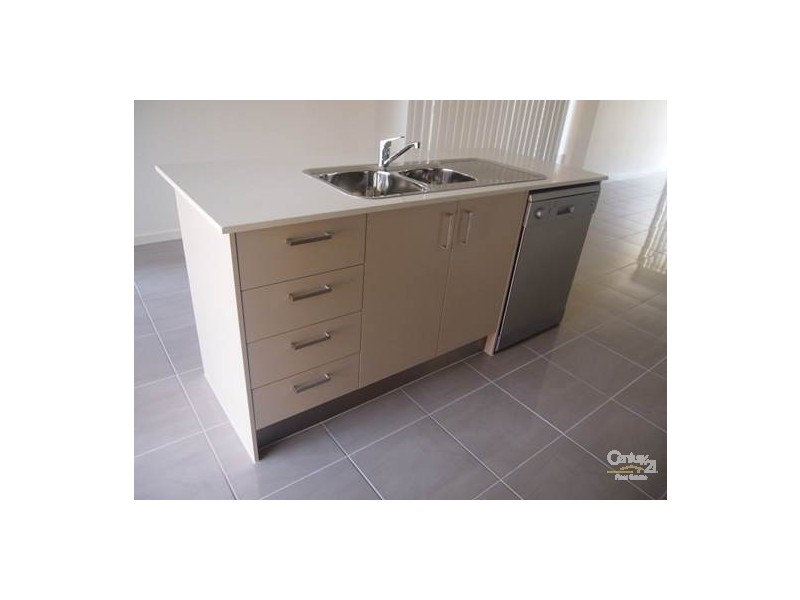 12 Wedgetail Road, Clinton QLD 4680