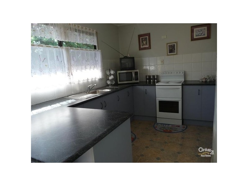 17 King George Street, Mount Larcom QLD 4695