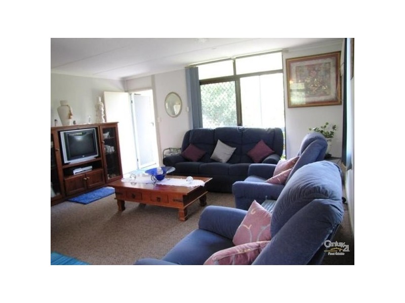 17 King George Street, Mount Larcom QLD 4695
