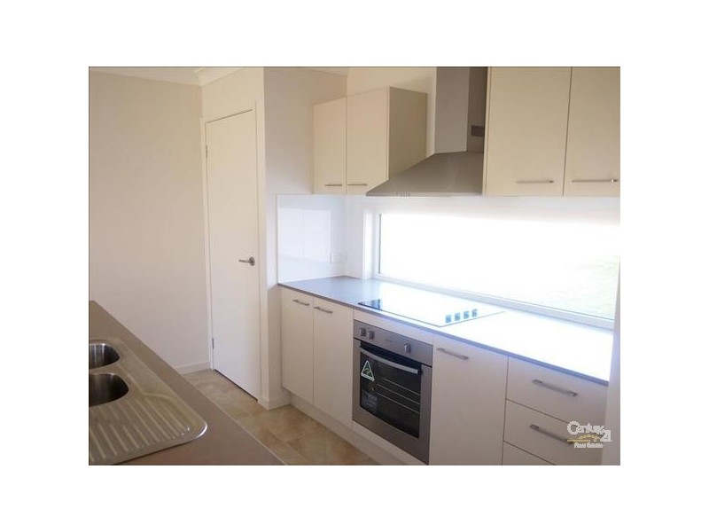 16 Clover Court Riverstone Rise, Boyne Island QLD 4680