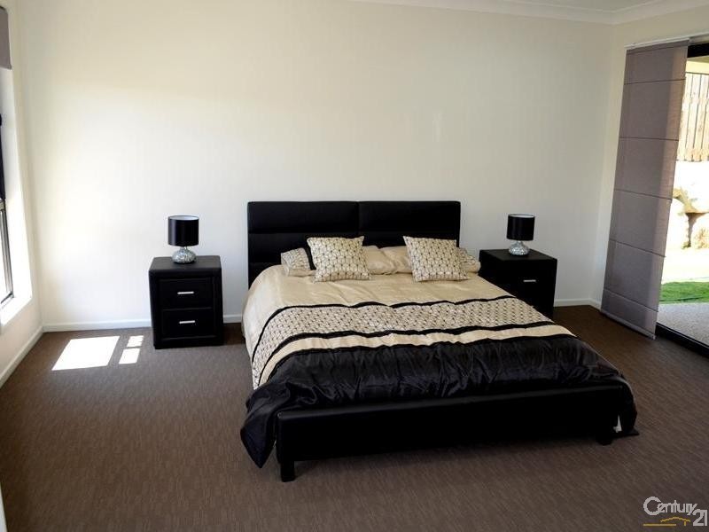 16 Tulipwood Circuit, Boyne Island QLD 4680