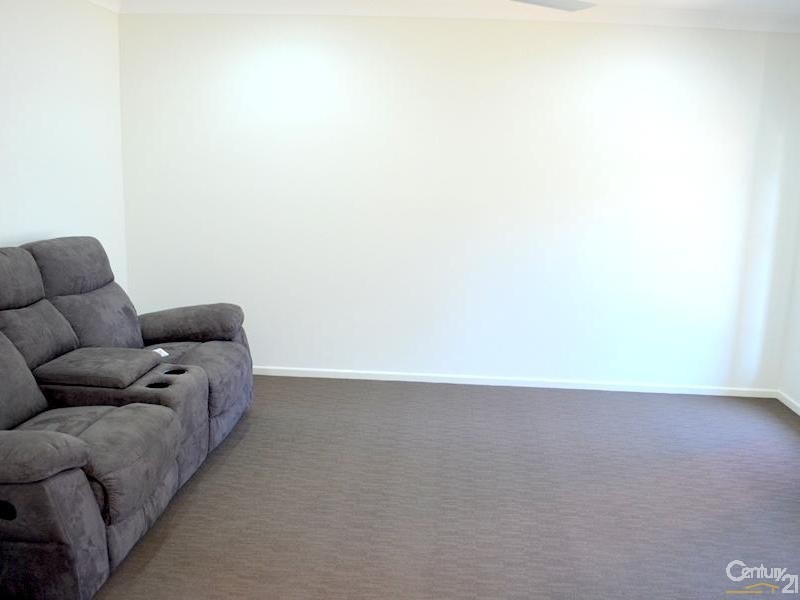 16 Tulipwood Circuit, Boyne Island QLD 4680