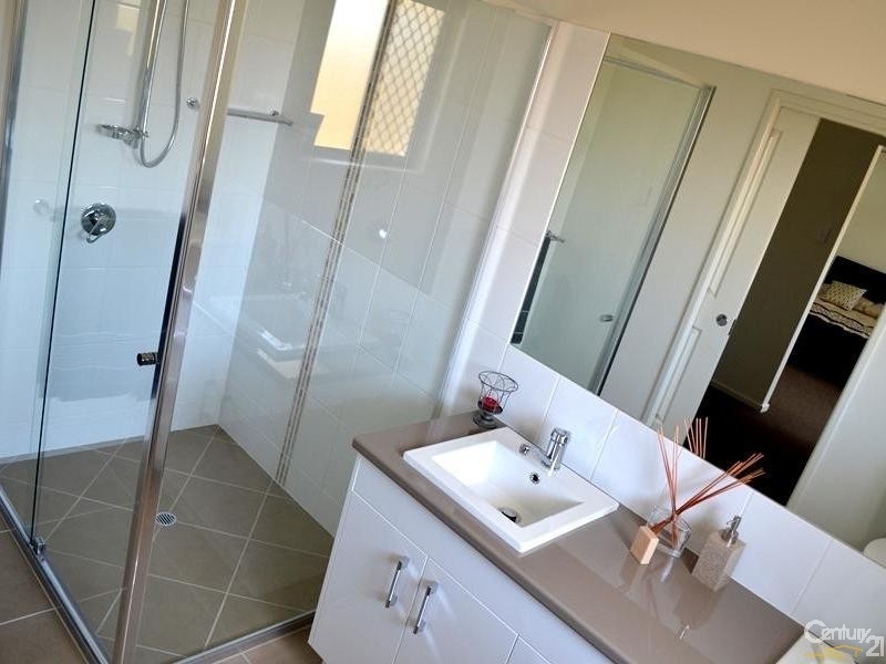 16 Tulipwood Circuit, Boyne Island QLD 4680