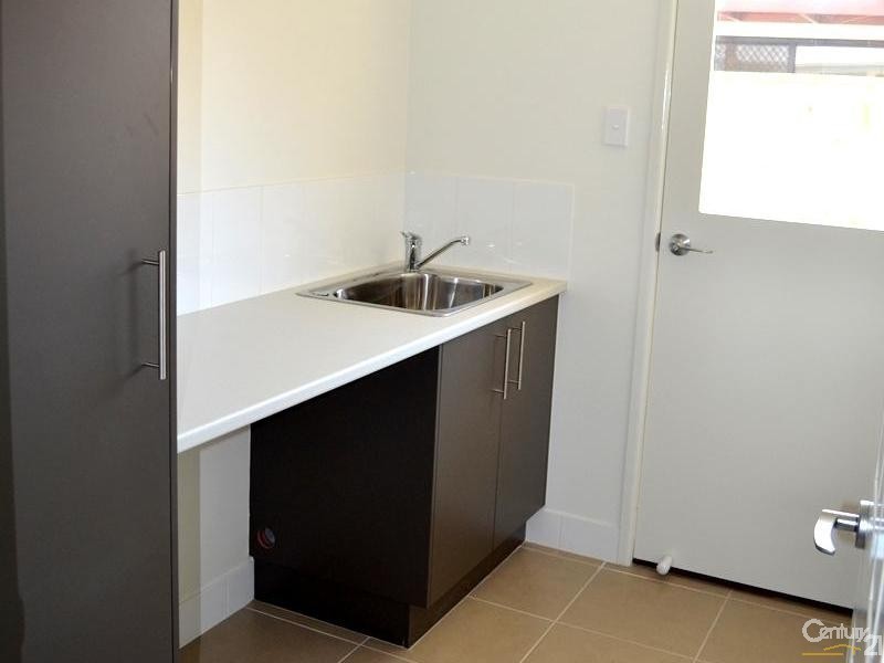 16 Tulipwood Circuit, Boyne Island QLD 4680