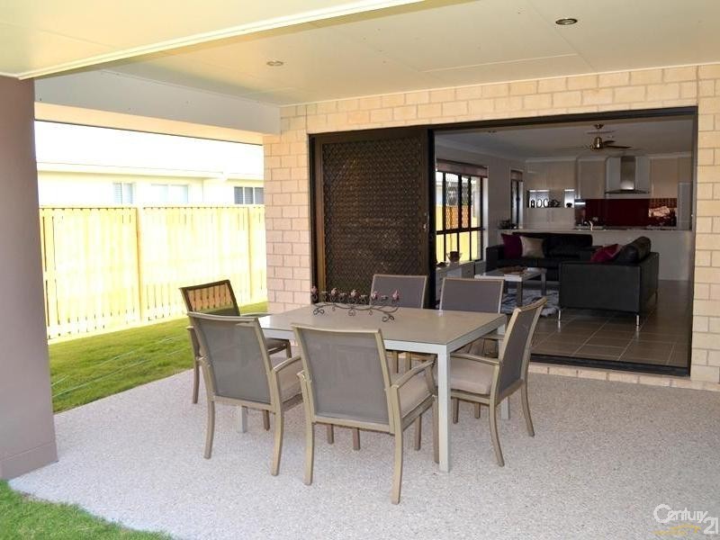 16 Tulipwood Circuit, Boyne Island QLD 4680