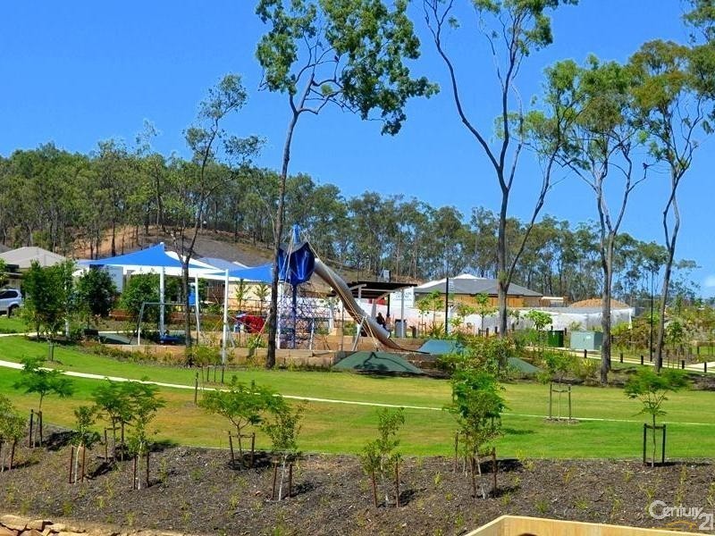 16 Tulipwood Circuit, Boyne Island QLD 4680