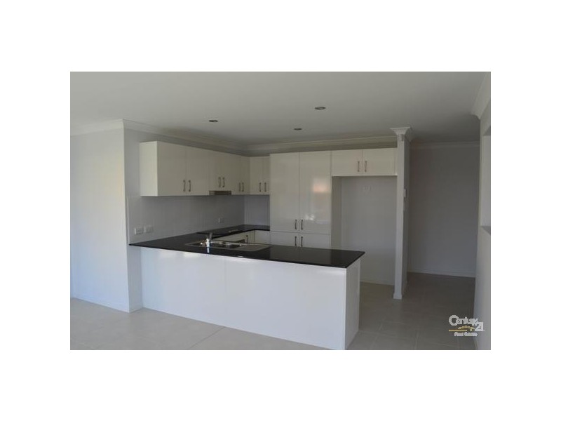 18 Clover Crescent, Boyne Island QLD 4680