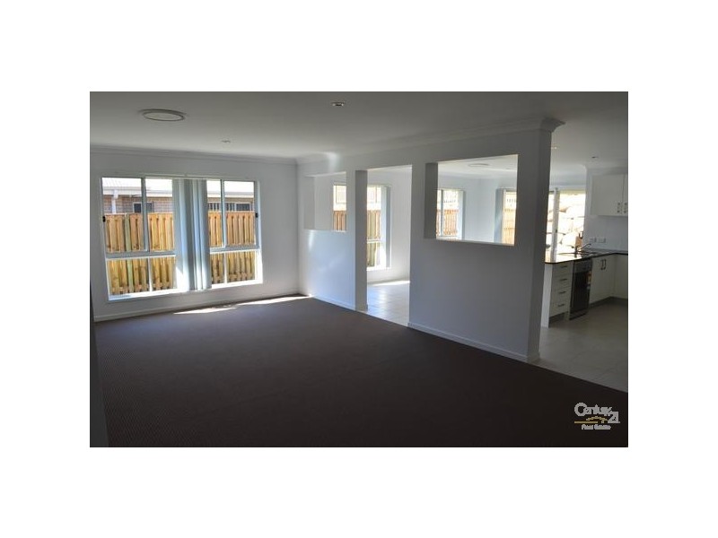 18 Clover Crescent, Boyne Island QLD 4680