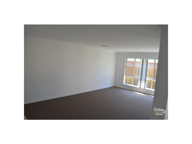 18 Clover Crescent, Boyne Island QLD 4680