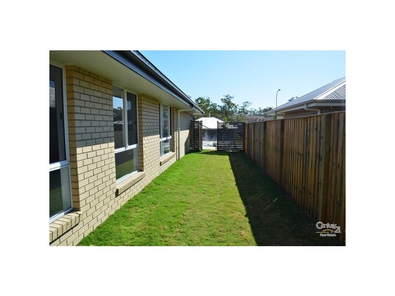 18 Clover Crescent, Boyne Island QLD 4680