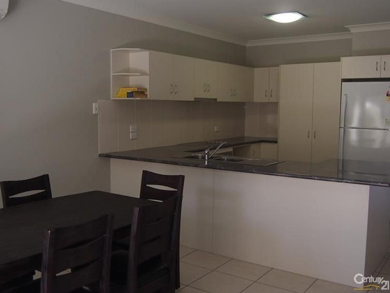 4/214-216 Oaka Street, South Gladstone QLD 4680