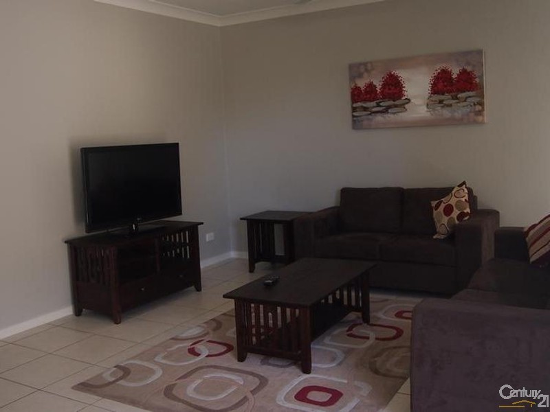 4/214-216 Oaka Street, South Gladstone QLD 4680