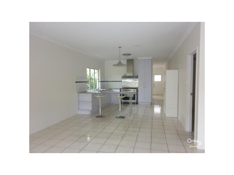 2 Lomas Street, West Gladstone QLD 4680