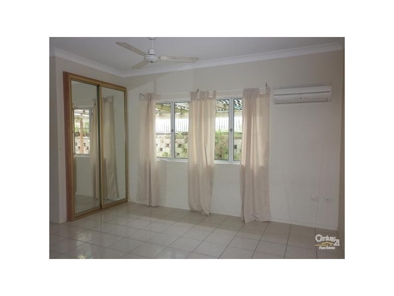 2 Lomas Street, West Gladstone QLD 4680