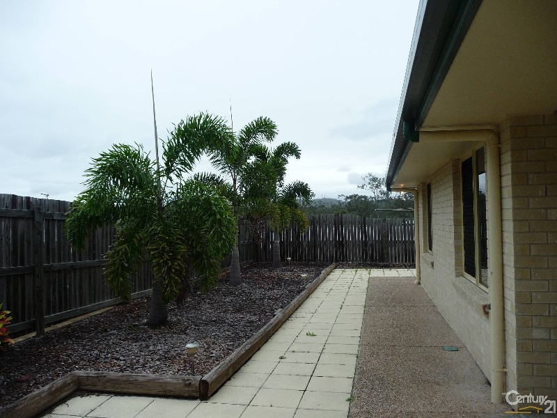 6 Scorpius Place, Telina QLD 4680