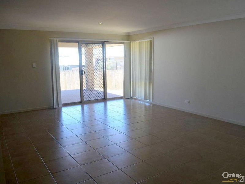 71 Daintree Boulevard, Kirkwood QLD 4680