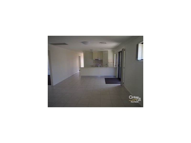 25 Briffney Street, Kirkwood QLD 4680