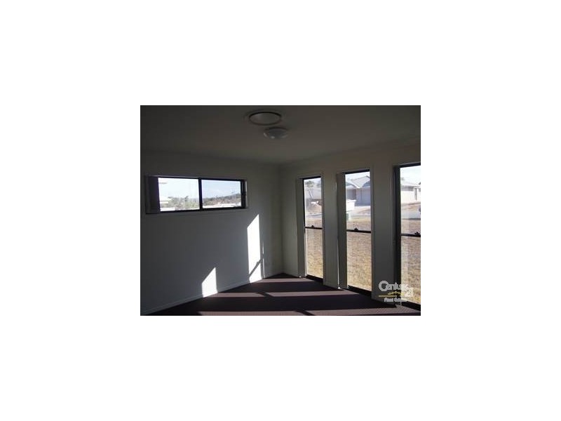 25 Briffney Street, Kirkwood QLD 4680