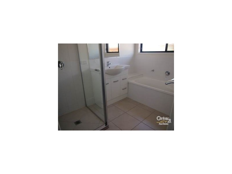 25 Briffney Street, Kirkwood QLD 4680