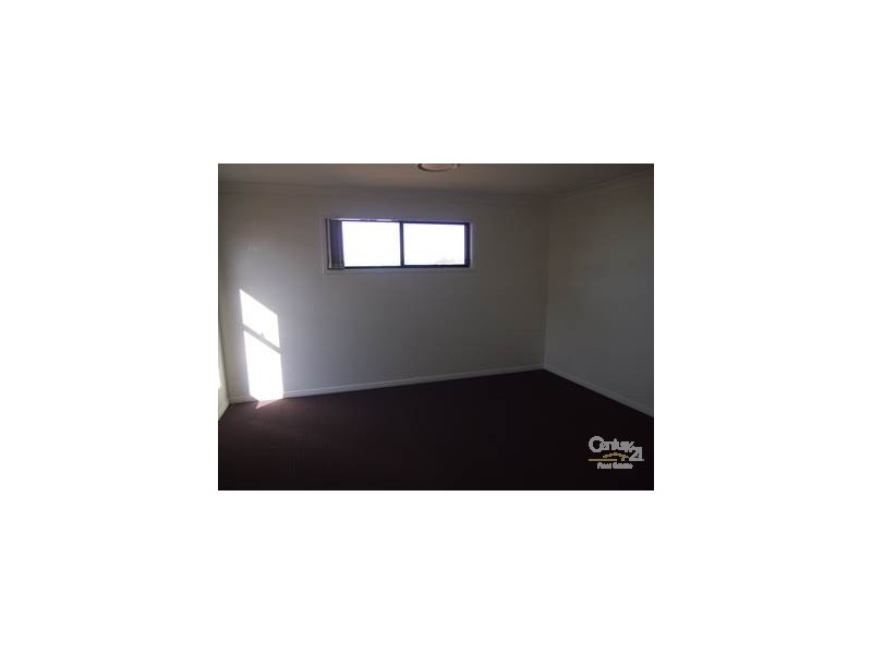 25 Briffney Street, Kirkwood QLD 4680