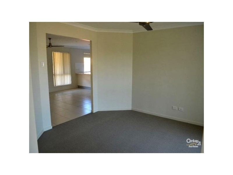 Kirkwood QLD 4680