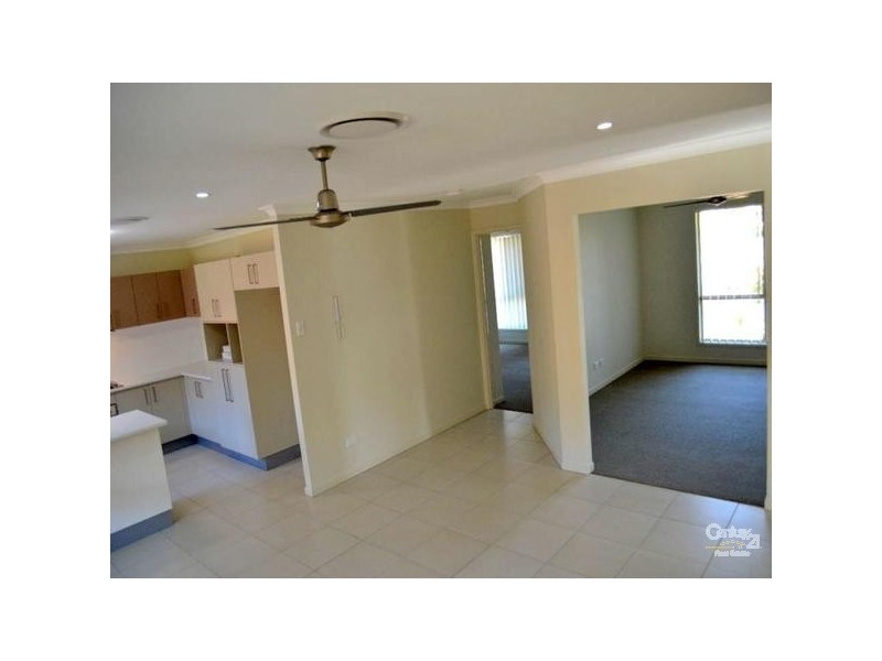 Kirkwood QLD 4680