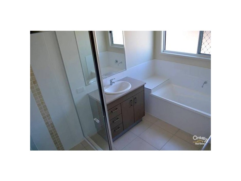 23 Blaxland Court Glen Eden Chase, Glen Eden QLD 4680