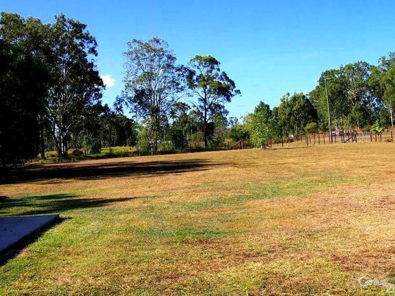 25 Lagoon Road, Beecher QLD 4680