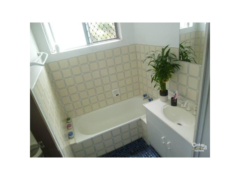 1/15 Carinya Drive, Clinton QLD 4680