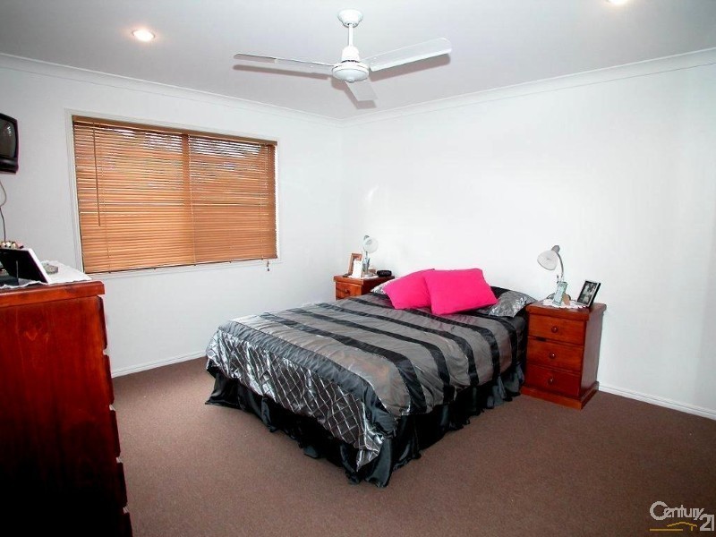 33 Butler Street, New Auckland QLD 4680