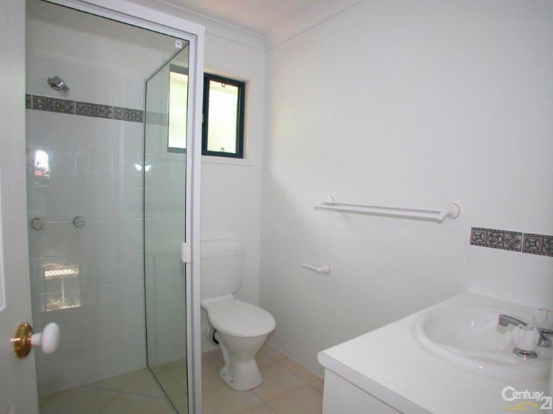 33 Butler Street, New Auckland QLD 4680