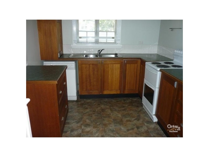 27 Cook Street, West Gladstone QLD 4680