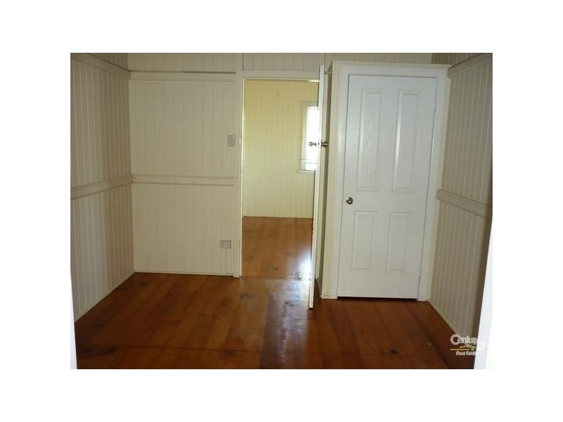 27 Cook Street, West Gladstone QLD 4680