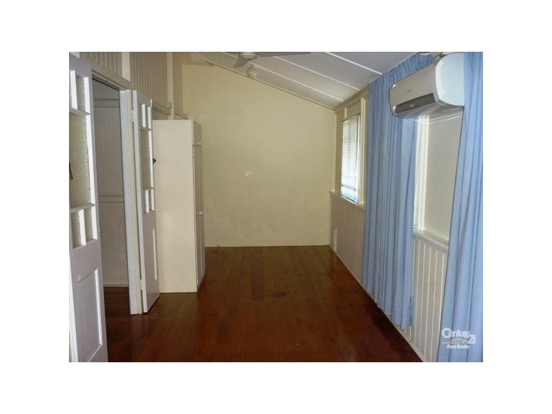 27 Cook Street, West Gladstone QLD 4680