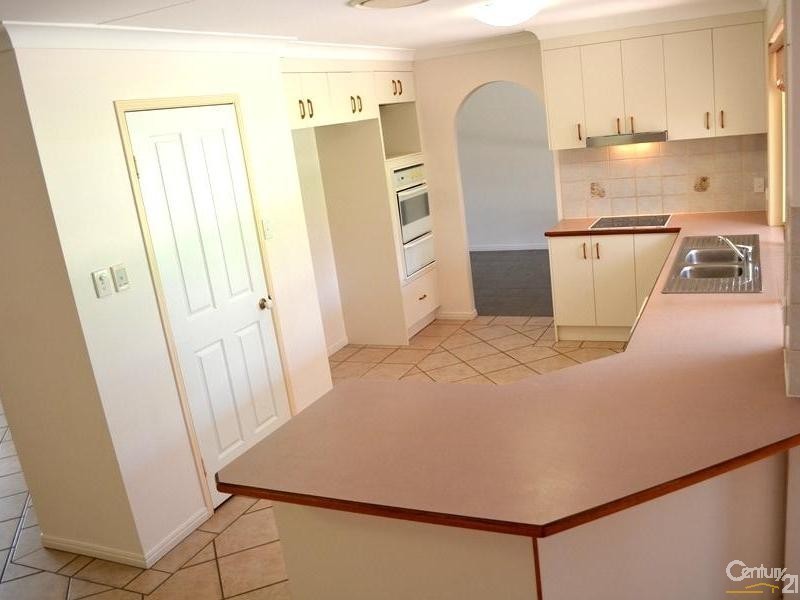 17 Witney Street, Telina QLD 4680