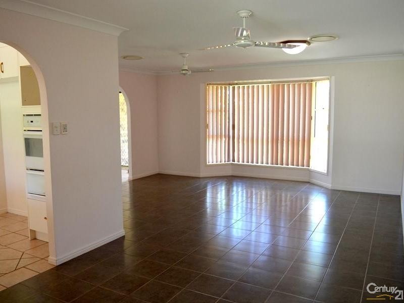 17 Witney Street, Telina QLD 4680